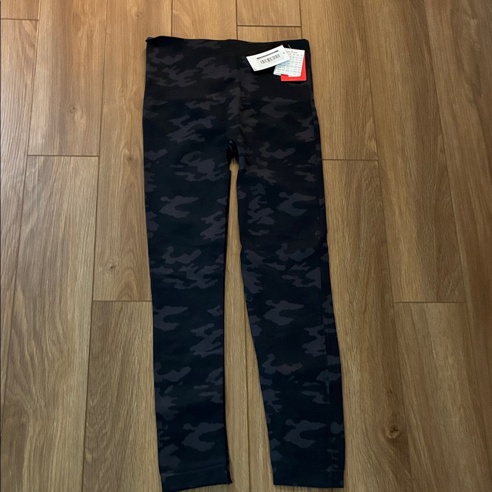 SPANX Women's Black Camouflage Leggings
